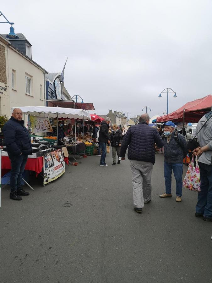 La Maison Du Bonheur Port-en-Bessin-Huppain Exteriör bild