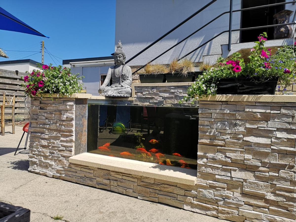 La Maison Du Bonheur Port-en-Bessin-Huppain Exteriör bild